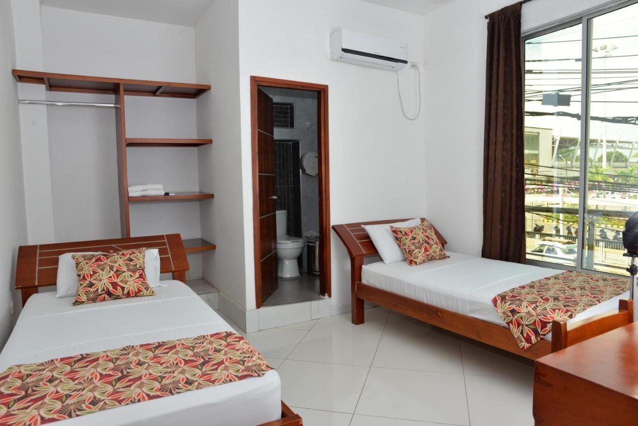 Hotel Canoa Inn Caucasia Kültér fotó